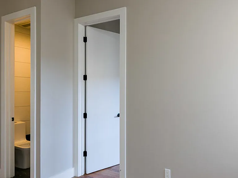 566 Maple St #2F — Photo 23