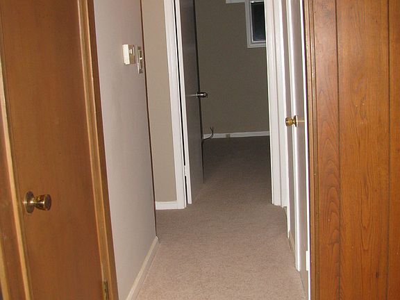 5th image of 7 Rosanne Ln