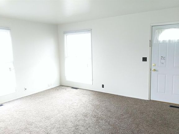5th image of 3209 Boynton Ave