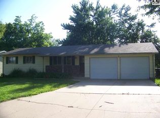 605 S Walnut St, Inman, KS 67546
