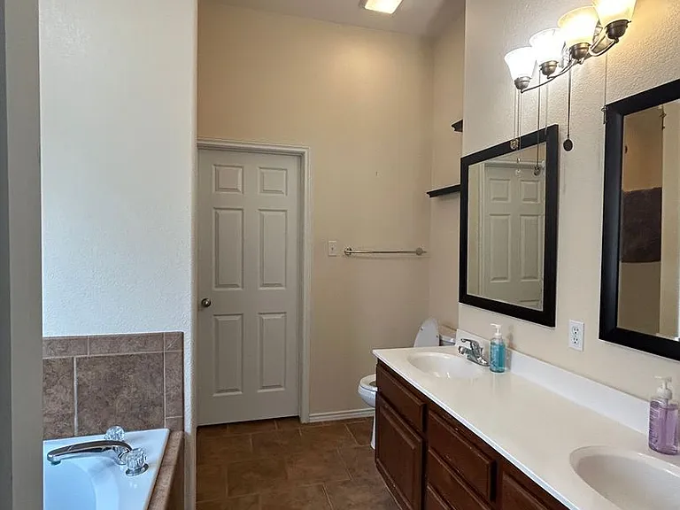 6911 Stonegate Dr — Photo 12