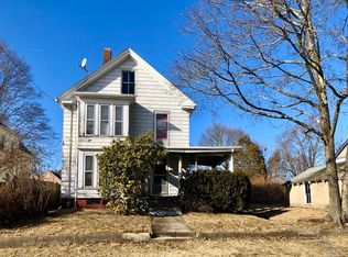 44 Palmer St, Brockton, MA 02301
