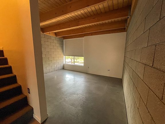 Flexible space 2nd floor