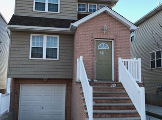 21 Riverside Ln, Staten Island, NY 10302
