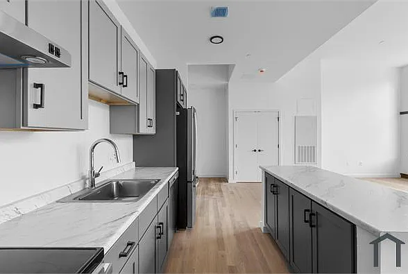 Studio, 467 sqft, $1,103 — Photo 2