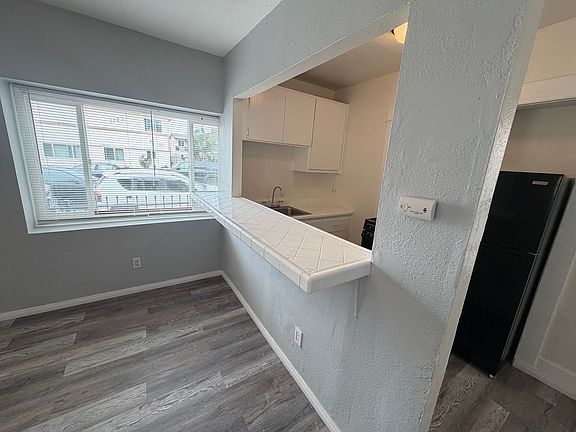 5th image of 1128 Raymond Ave #1