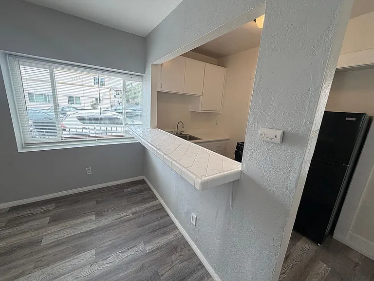 1128 Raymond Ave — Photo 5