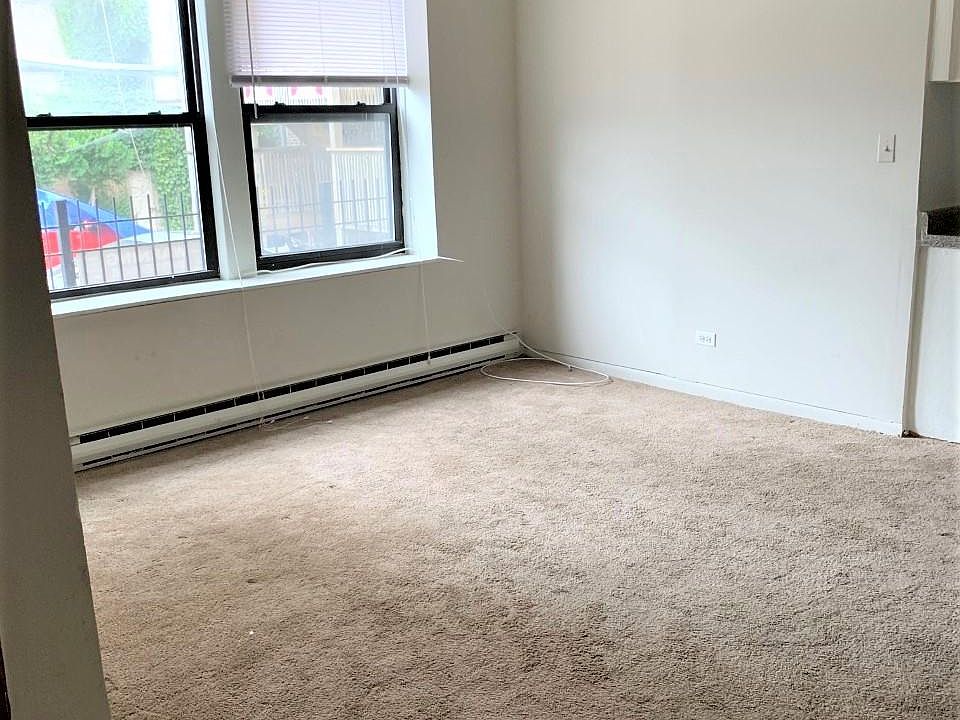 1st image of 5722 N Winthrop Ave #207