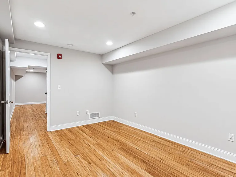 1633 Carpenter St #A — Photo 16