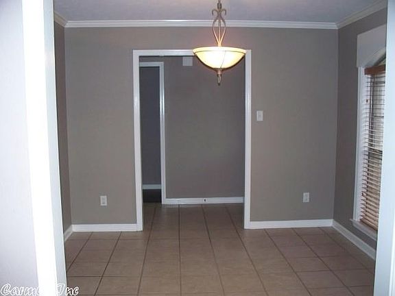 4th image of 48 Woodbridge Dr