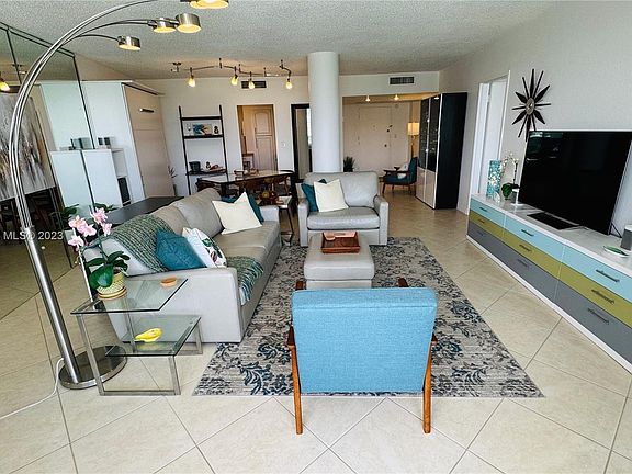 2nd image of 900 Bay Dr APT 616