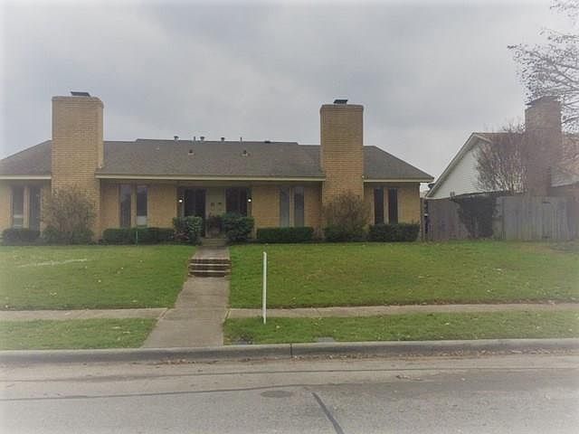 1st image of 2840 Golfing Green Dr