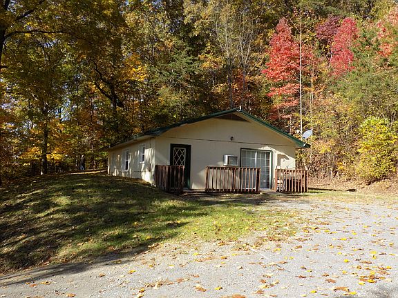 2nd image of 332 Beaver Ln