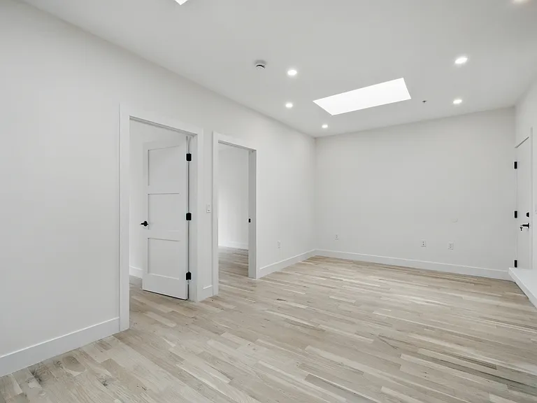 633 Newark Ave #302 — Photo 13