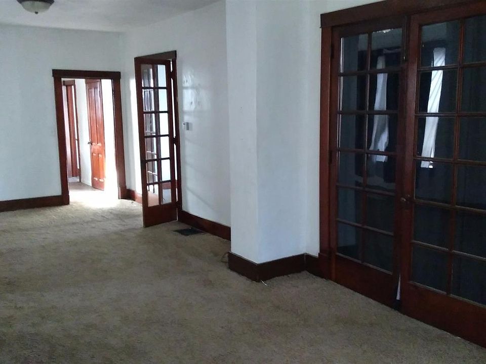 2nd image of 115 S Garfield Ave