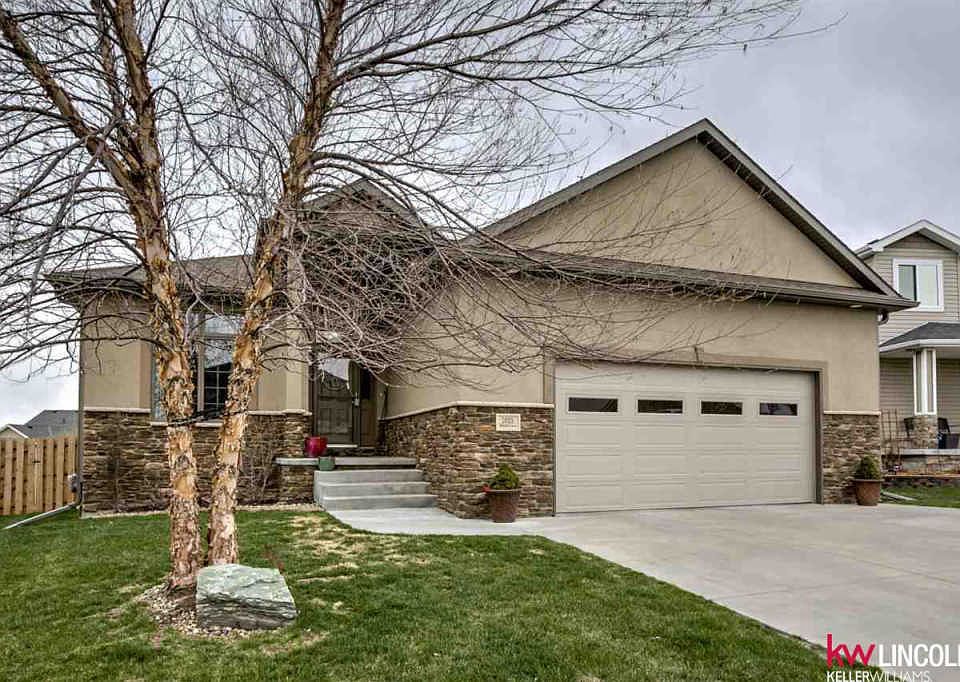 1st image of 1055 Palmetto Ln