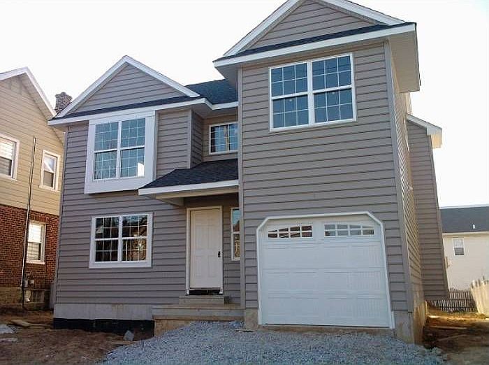 2nd image of 7962 Frontenac St