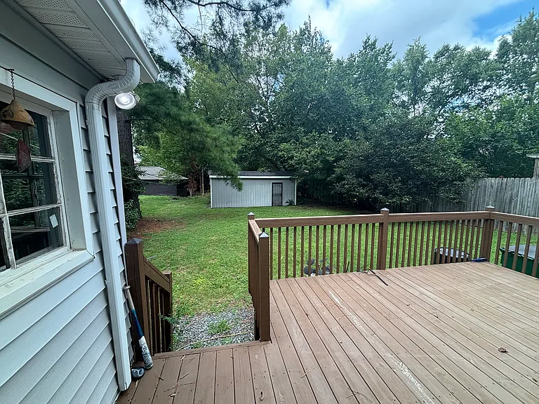 Private yard and rear deck