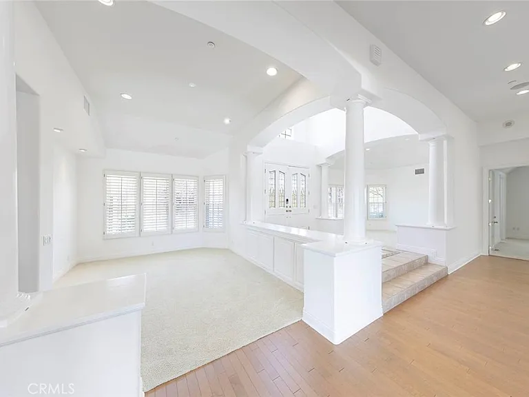 12 San Remo — Photo 9