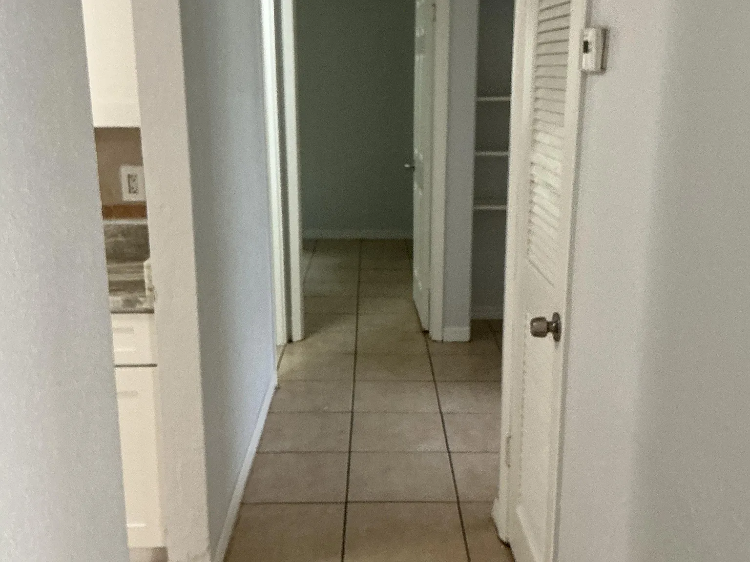 3 bed, 1028 sqft, $1,900 — Photo 2