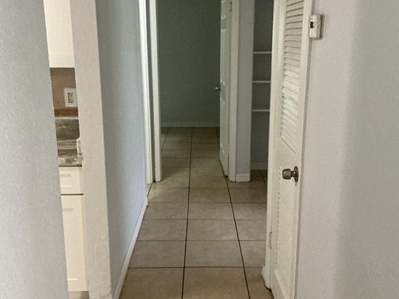 2nd image of 1408 Zenith Pl