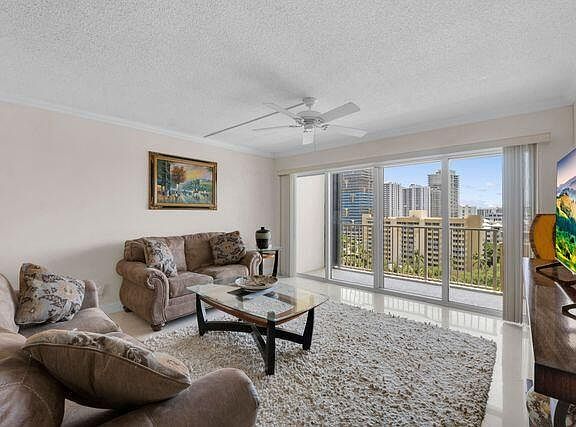 5th image of 1200 HIBISCUS Avenue #1406