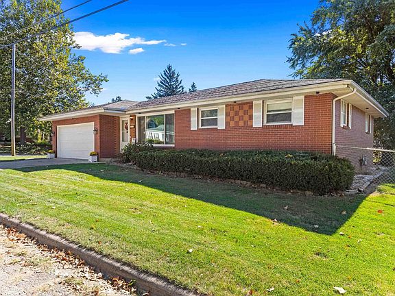 2nd image of 107 W Autumn Ln
