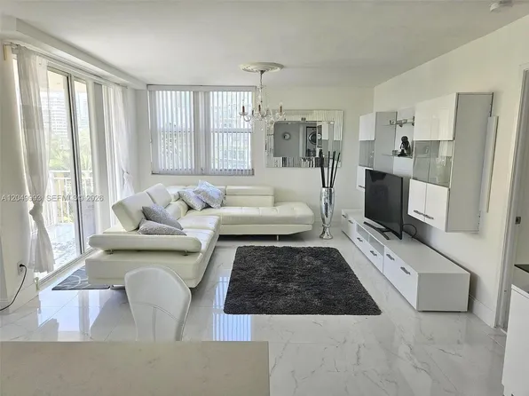 770 Claughton Island Dr APT 602, Miami, FL 33131