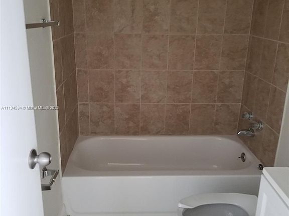 5th image of 2800 N Flagler Dr APT 211