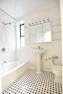 Rented by Bohemia Realty Group | media 20