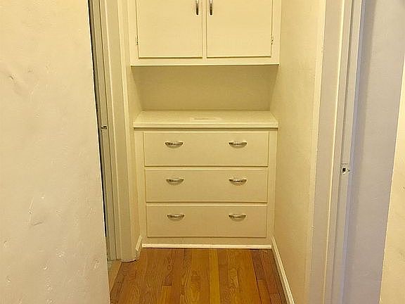 2nd image of 712 Cedar St APT 6