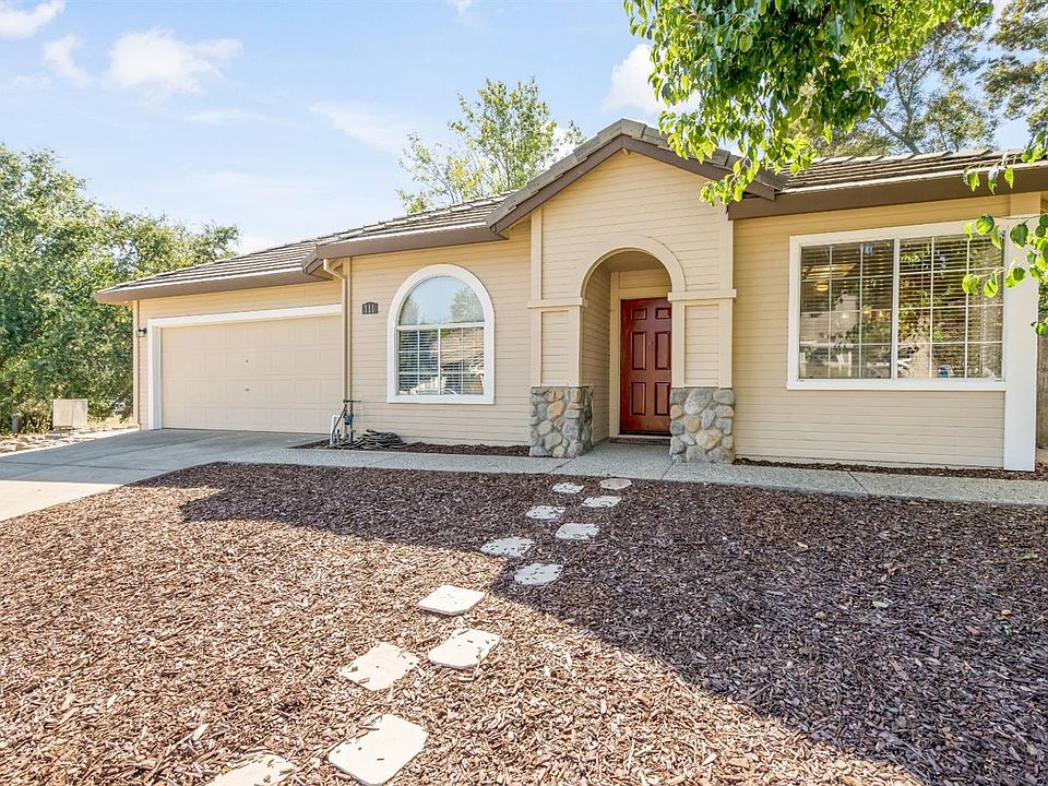 2nd image of 111 Larkin Cir