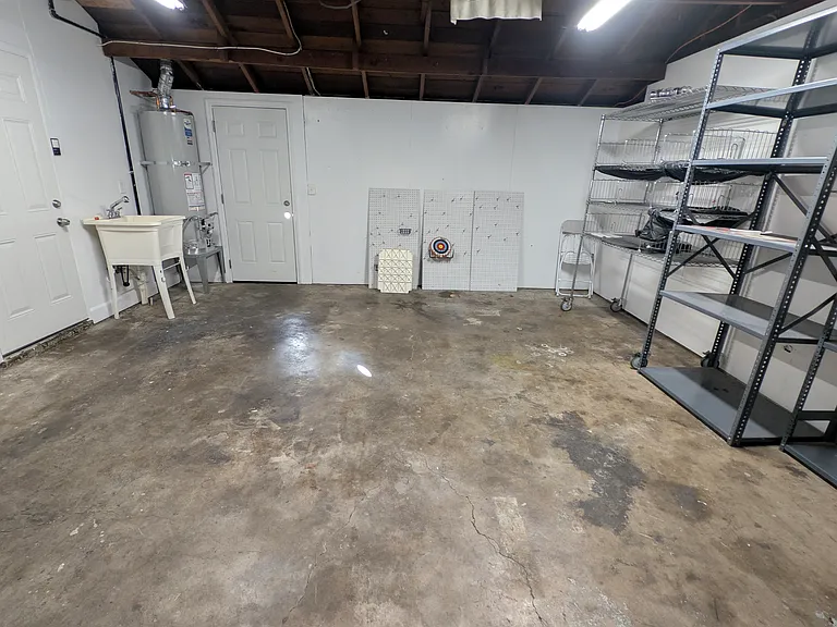 1221 Fordham Ave — Photo 20