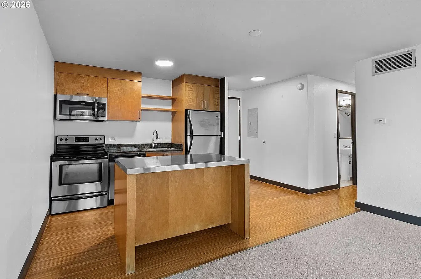 255 SW Harrison St — Photo 1