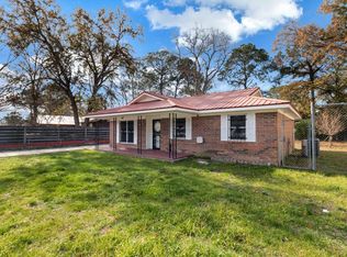 237 Pointe South Dr, Hinesville, GA 31313