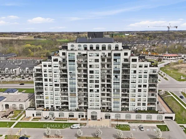 240 Villagewalk Blvd #204, London, ON N6G 0P6