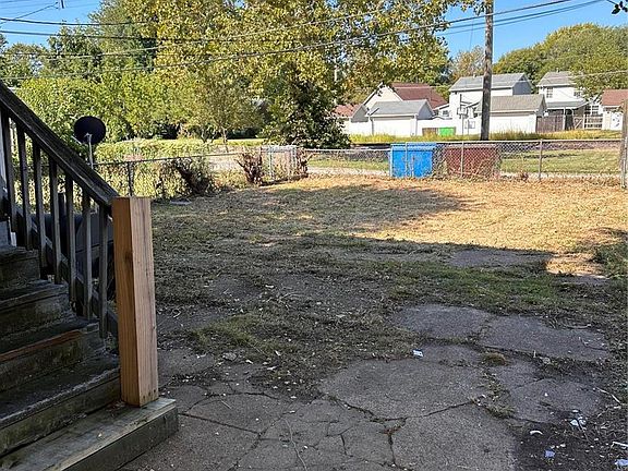 5th image of 5631 Dewey Ave