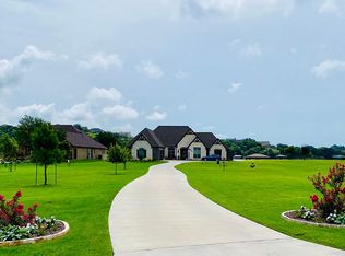 1408 E Scandinavian Ct, Granbury, TX 76048