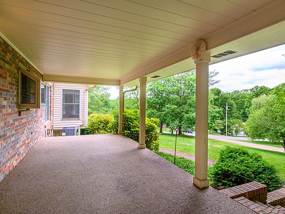 3rd image of 3014 S Hills Dr