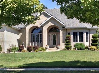 17 Big Sand Dr, Schererville, IN 46375