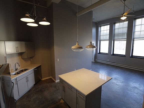 5th image of 129 N 2nd St APT 303