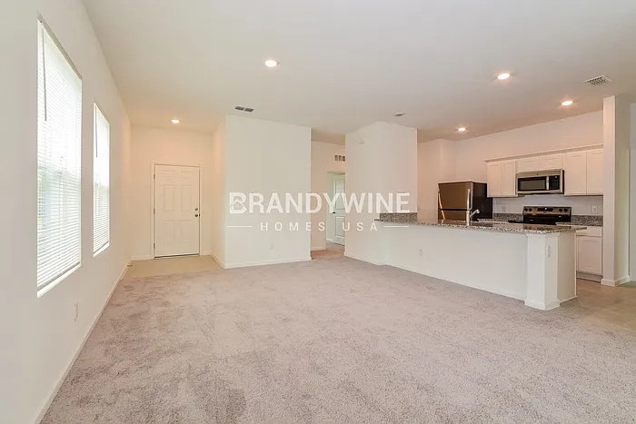 1574 Effra Way — Photo 5