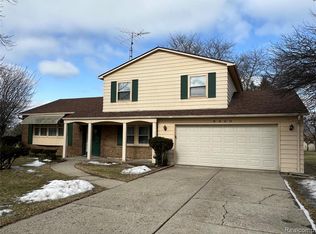 6220 Lancaster Dr, Flint, MI 48532