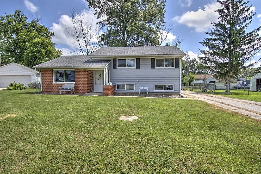 1818 S Richmond Ct photo 1