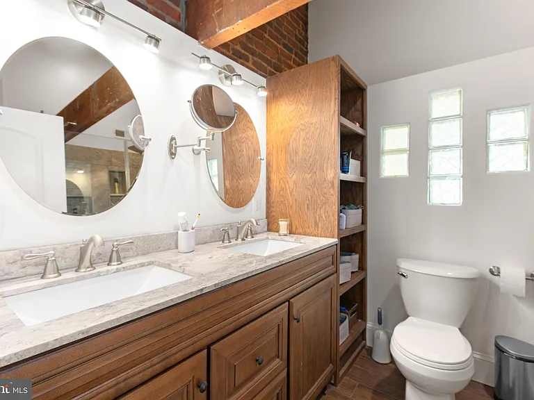 809 Caroline St #301 — Photo 22