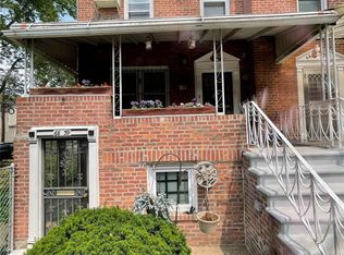 6839 Selfridge St, Forest Hills, NY 11375