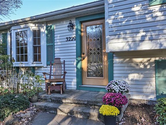 3rd image of 3220 Wildflower Dr