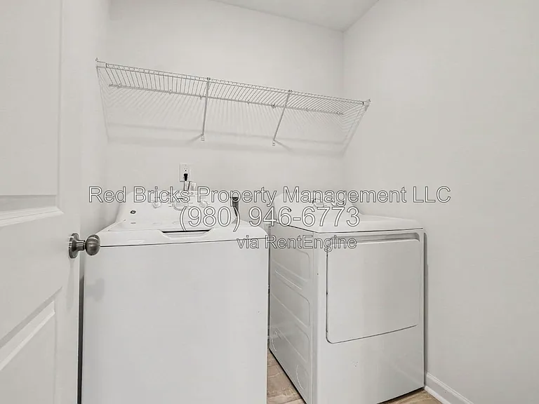826 Earhart St NW — Photo 27