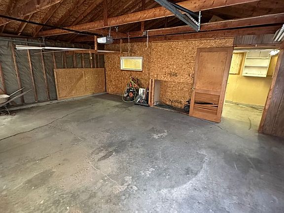 3rd image of 1416 Bowen St
