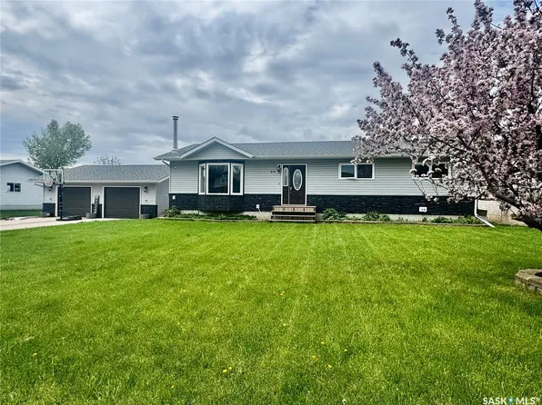 515 1st Street NW, Preeceville, SK S0A 3B0